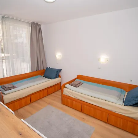 Spacious 2bd - Walk To Center And Free Parking By Flat Mаnager 布尔加斯