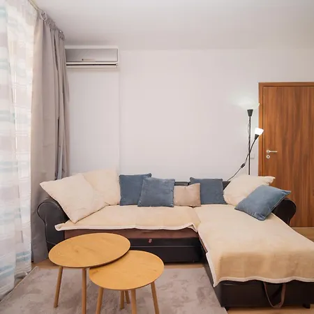 Spacious 2bd - Walk To Center And Free Parking By Flat Mаnager * 布尔加斯