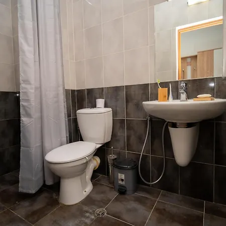 Spacious 2bd - Walk To Center And Free Parking By Flat Mаnager 公寓